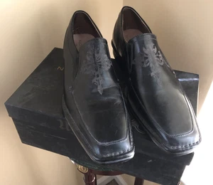 Mocasín Marc Nason Lounge U Rock con Cruz/Tachuelas - Talla 11 - Negro - Nuevo con Caja - Imagen 1 de 11