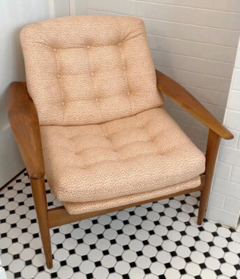 Sillón moderno danés vintage.  Madera de haya Finn Juhl estilo Dinamarca. RARO Foto 1 de 4