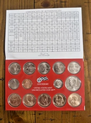 2007 Denver 14 Coin  Uncirculated US Mint Set With  COA.  - Image 1 of 4
