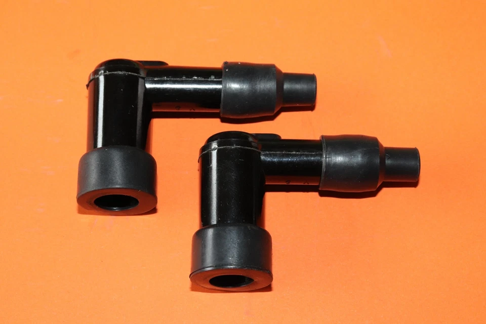 PAR DE TAPAS DE BUJÍAS NGK SIN RESISTENCIA TRIUMPH NORTON BSA Foto 1 de 1