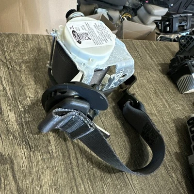 11-15 FORD EXPLORER TERCERA FILA TRASERO IZQUIERDO CONDUCTOR CINTURÓN RETRACTOR CONJUNTO OEM LOTE032 Foto 1 de 2