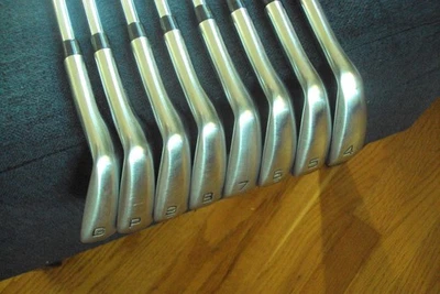 Mizuno JPX 825 irons 4-PW,GW Dynalite XP S300 stiff steel std length - Image 1 of 4