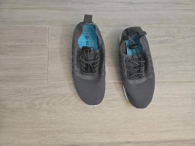 Zapatos de agua para niños talla 13 niño pequeño... totalmente nuevos, nunca usados Foto 1 de 3