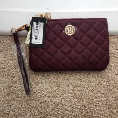 Badgley Mischka Bolso de Mano Acolchado Color Ciruela Maquillaje, Muñequera Nuevo Precio de Venta sugerido por el fabricante $29 Foto 1 de 4