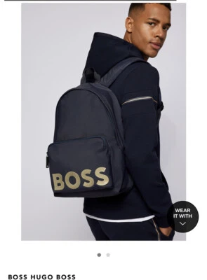 Nuevo Auténtico Hugo Boss Mochila Grande Frontal Logo Rendimiento Bolso para Libros Azul Marino $325 Foto 1 de 3