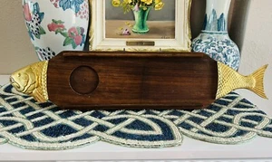Piatto/vassoio vintage per pesci ottone e legno MCM - Foto 1 di 6