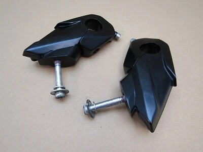 Par de abrazaderas de manillar Ducati Diavel 1260S 2019 11.351 millas (11819) Foto 1 de 4