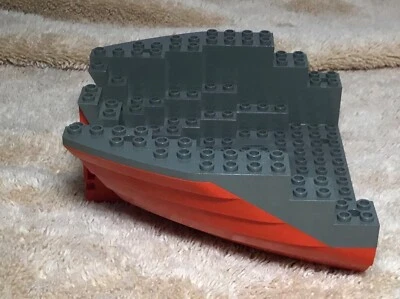 1996 LEGO PART# 2558c04-RED BOAT, HULL STERN LARGE DARK GRAY TOP for 6289/6290 - Image 1 of 4