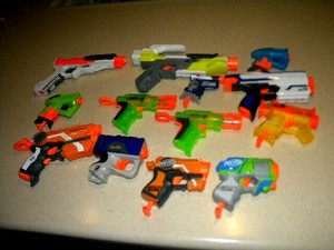 Mixed Assorted Lot of 13 Single Shot Nerf Guns Dart Blasters TESTED Party Pack!!