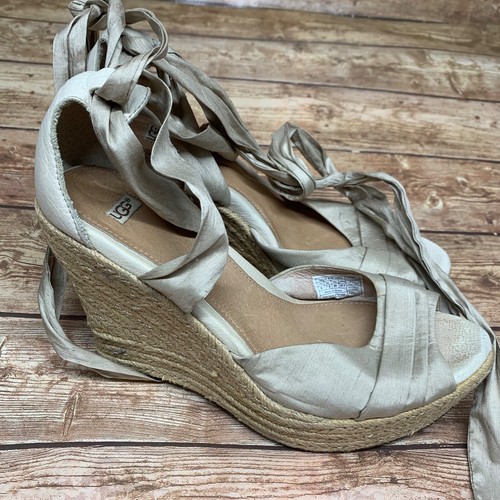 Scarpe sandali UGG Luciana tacco zeppa misura 9 beige pelle plateau 1002916