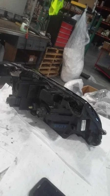 Conjunto de faros izquierdos usados se adapta a: Lincoln MKZ 2017 faros adaptativos LED Signa Foto 1 de 4