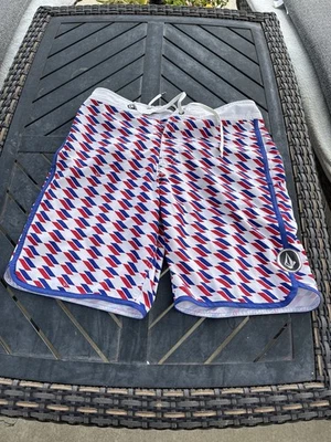 Volcom Men’s Board Shorts Size 30 - Image 1 of 4