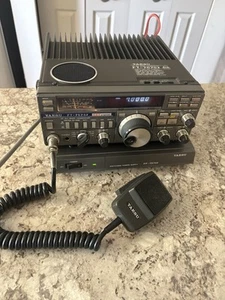 Yaesu FT-757GX HF Ham/Amateur All-Mode Transceiver 100W+Switching Power Supply - Zdjęcie 1 z 24
