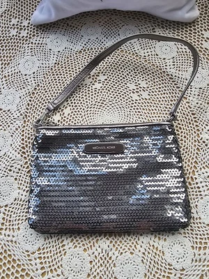 Muñequera Michael Kors Lentejuelas Color Peltre/Plata Foto 1 de 4