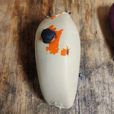 Kawasaki KD 100 1975 OEM tanque de gasolina/célula de combustible Foto 1 de 4