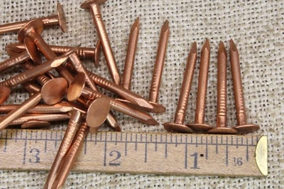 1 1/4” Cobre Sólido Antigo 25 Unhas 3/8” NÃO Cabeça Plana Redonda Pátina Artesanal Vintage - Imagem 1 de 4