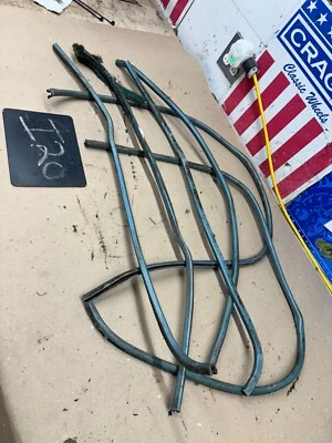 Chevelle Malibu Cutlass Lemans 1964 1965 4 puertas interior cuerda moldura de pellizco Foto 1 de 4