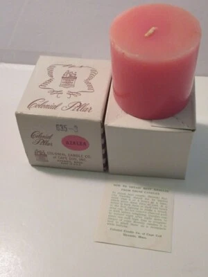 Vela Colonial Cape Cod PILAR 3”X 3” #635-3 ROSA AZALEA-DE COLECCIÓN-NUEVO-con instrucciones Foto 1 de 4