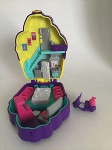 Polly Pockets World Cupcake Compact Mini House w/ Motor Scooter - Picture 1 of 5
