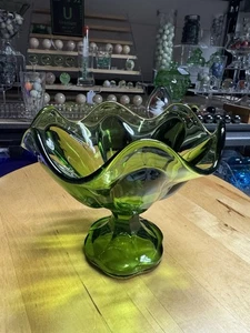 5234 Vintage 60er Jahre L.E.Smith Glas grün 6 Blütenblätter geschwungene Vase Kompott Sockel Schale - Bild 1 von 8