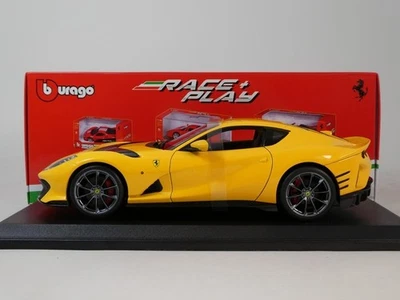 Burago BBurago Ferrari 812 Competizione yellow 2021 1/18 18-16046 - Immagine 1 di 3
