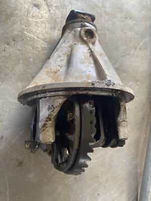 Diferencial trasero Datsun Roadster 2000 37/10 marchas Foto 1 de 4