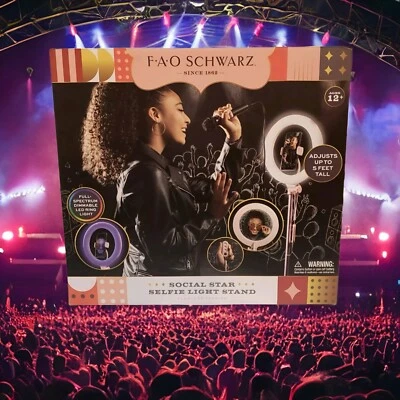 F•A•O SCHWARZ SOCIAL STAR SELFIE LIGHT STAND PINK - Image 1 of 2