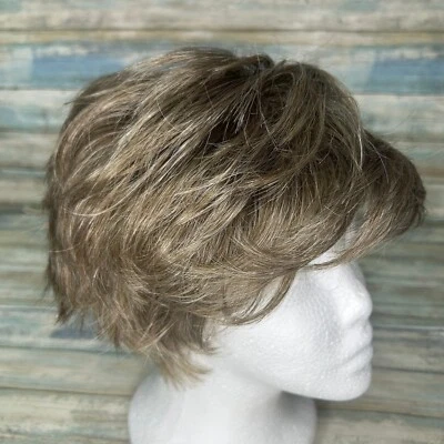 Peluca Henry Margu Marnie Modacrílico Capas Cortas Pixie 38 Marrón Rubio Sucio Foto 1 de 4