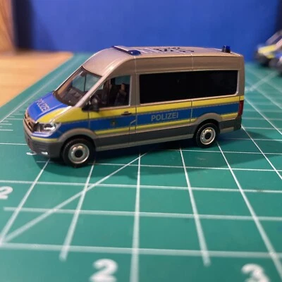 Немецкий полицейский фургон Herpa HO масштаб 1:87 - Изображение 1 из 4