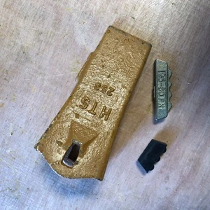 20x-70-23160 TEETH 203-70-43212 PIN ,201-70-43220 LOCK FITS FOR PC100 PC60 - Picture 1 of 11