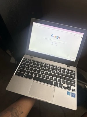 Portátil Samsung Chromebook 4 (16 GB eMMC, Intel Celeron, 1,10 GHz, 16 GB) - Gris Foto 1 de 3