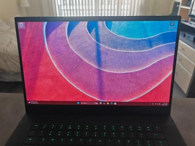 Razer Blade 15 240Hz 1440p OLED i9-12900H 16GB 1TB SSD RTX 3070 Ti  - Image 1 of 4