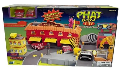 Nuevo Juego Simple Wishes Phat Boyz City Fire Station + 2 Coches Nuevo en Caja Nuevo Muy RARO Foto 1 de 3