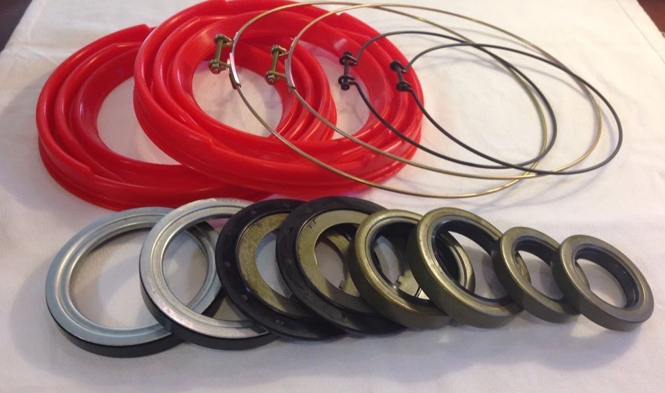 Rockwell 2.5 Ton Front Axle Red Boot and Seal Kit M35 M109 Military Mud Truck - Image 1 of 1