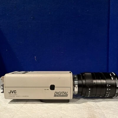 JVC TK-C1380E COLOR VIDEO CAMERA DIGITAL 1/2 INCH CCD - Image 1 of 4