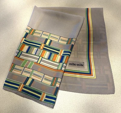 "Bufanda de seda Nik-Nik Italia de colección, multicolor ecléctica geométrica retro 34,5"" cuadrada" Foto 1 de 4