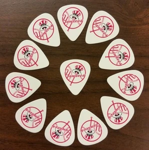 New York Yankees Gitarren-Plektren (12 Plektren) - (2 kaufen, 50 % sparen beim 2.) - Bild 1 von 1