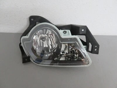2002 2006 CHEVROLET AVALANCHE WITH BODY CLADDING LEFT SIDE FOG LIGHT - Image 1 of 4