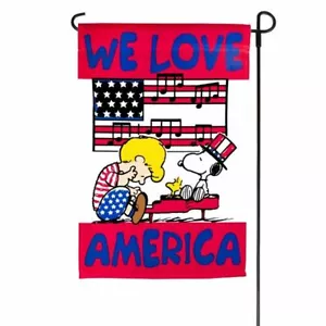 "Bandera de jardín We Love America SNOOPY PEANUTS PANG 12""x 18"" ¿piano música Schroeder? Nuevo en paquete - Imagen 1 de 1