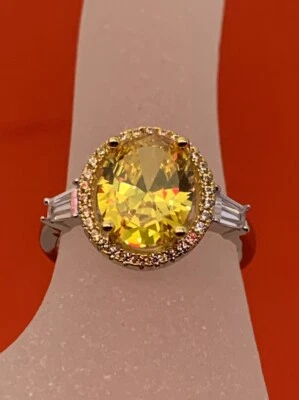 Eleganter Damenring in Silber Color mit gelbem ovalen Quarz und Zirkonia Steine - Bild 1 von 3