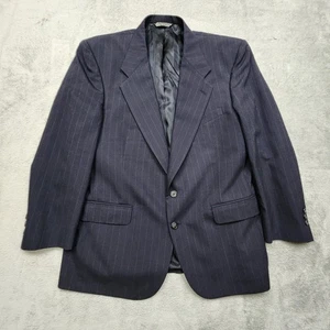 Blazer Christian Dior Para Hombre Azul Marino Rayas 2 Botones 100% Lana Medidas en la Imagen - Imagen 1 de 11