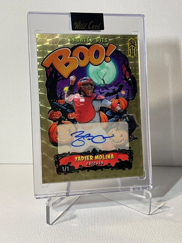 Yadier Molina 2025 Wild Card Haunted Hits Gold Vinyl BOO True 1/1 Auto Legend - Image 1 of 3