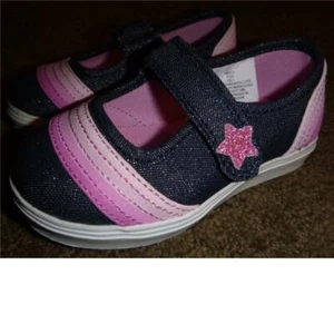 Baby Toddler Girls Falls Creek Denim & Pink Canvas Sneakers Size 5 6 NWT - Picture 1 of 1