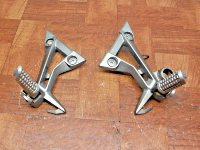 2013 Kawasaki Ninja 300 ЛЕВЫЙ ЗАДНИЙ ПРАВЫЙ ЗАДНИЙ ПАССАЖИРСКИЙ КОЛЫШЕК КОМПЛЕКТ ПАРА - Изображение 1 из 4