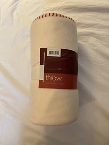 Target Winter Frost Throw White and Red 52 in x 70 in New With Tags NWT - Picture 1 of 3