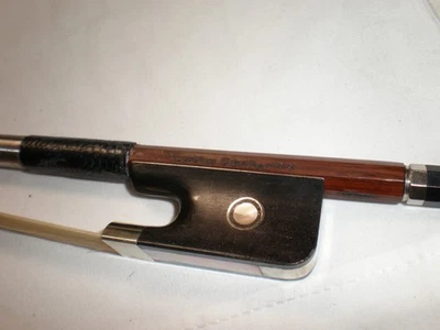 Arco para violonchelo estampado Egidius Dorfler Foto 1 de 4