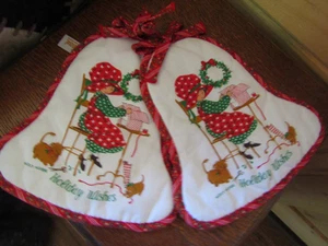 Nuevo PAR De Colección NAVIDAD De HOLLY HOBBIE Deseos de Vacaciones OLLA PORTA OLLAS - AÑOS 70 - Imagen 1 de 3