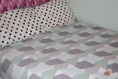 New Tags Gorgeous Cosy Present Time Geomentric Fleece Throw 66x55" - Image 1 of 4