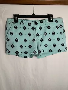 WOMENS NO BOUNDARIES SIZE 13 WAIST 34 INCHES MINT GREEN TWILL SHORTS  - Picture 1 of 3