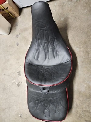 Asiento Crobin 2-up para Kawasaki Vaquero 1700 Foto 1 de 4